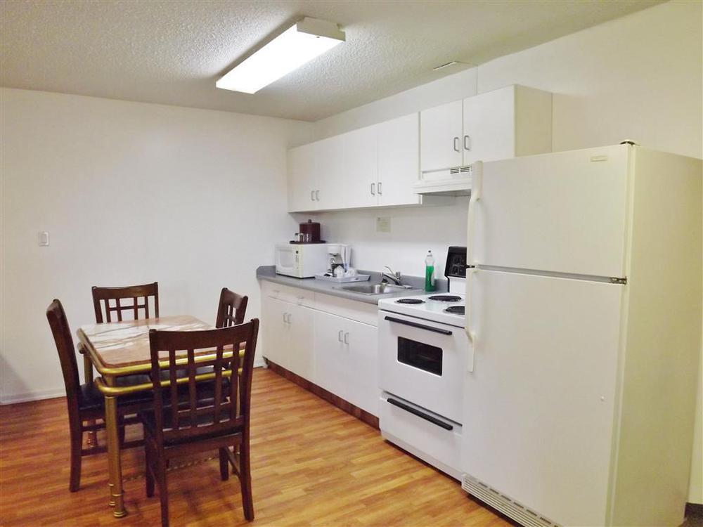 Canadas Best Value Inn Whitecourt Quarto foto