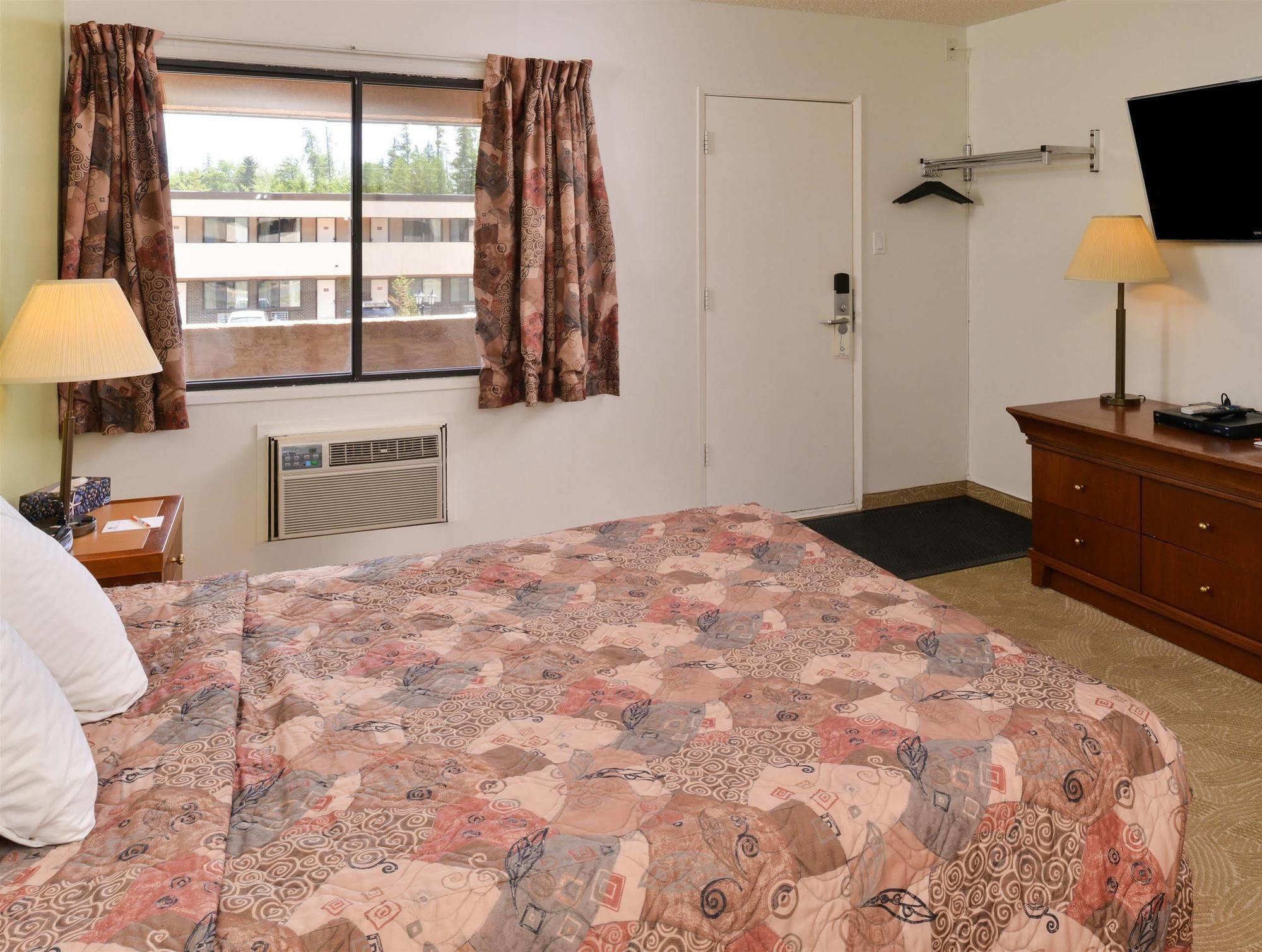 Canadas Best Value Inn Whitecourt Exterior foto